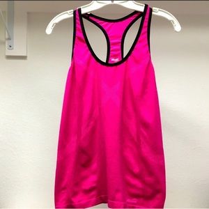 3/$20 Avia racerback hot pink workout top
Excellent condition! 
Size medium.